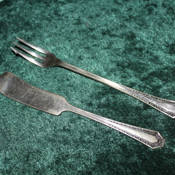 Antique Alpha Fairfield Silver Plate Butter Knife and Pickle Fork Circa 1915 - Picture 1 of 5